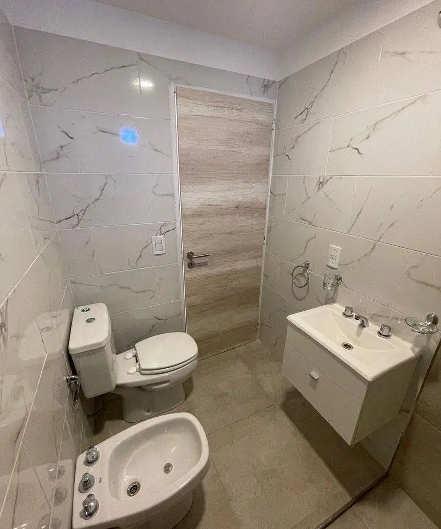 VENTA MONOAMBIENTE CASEROS CENTRO - CON RENTA 3