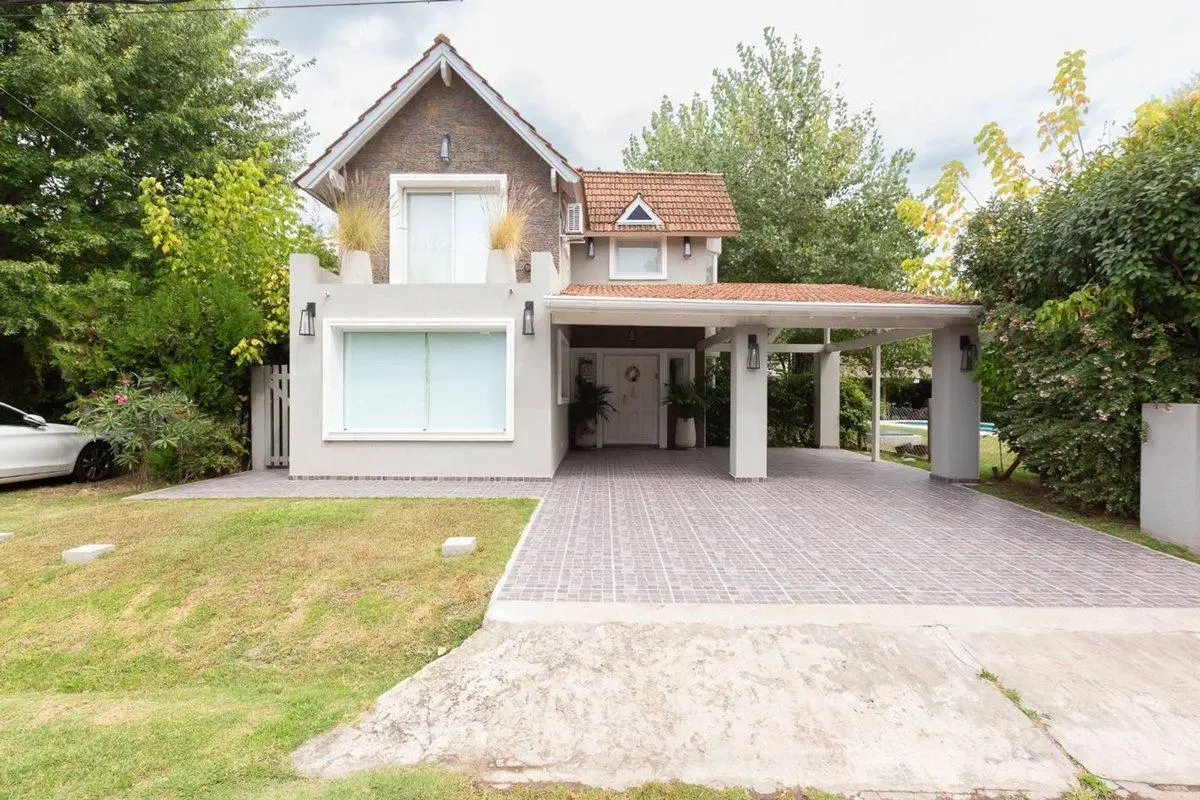 VENTA CASA 5 AMB. CON  PILETA Y COCHERA EN ESCOBAR 5