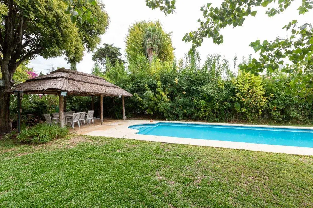 VENTA CASA 5 AMB. CON  PILETA Y COCHERA EN ESCOBAR 4