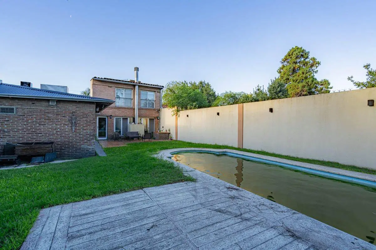 VENTA CASA PATIO PILETA COCH CIUDAD EVITA PERMUTA 4