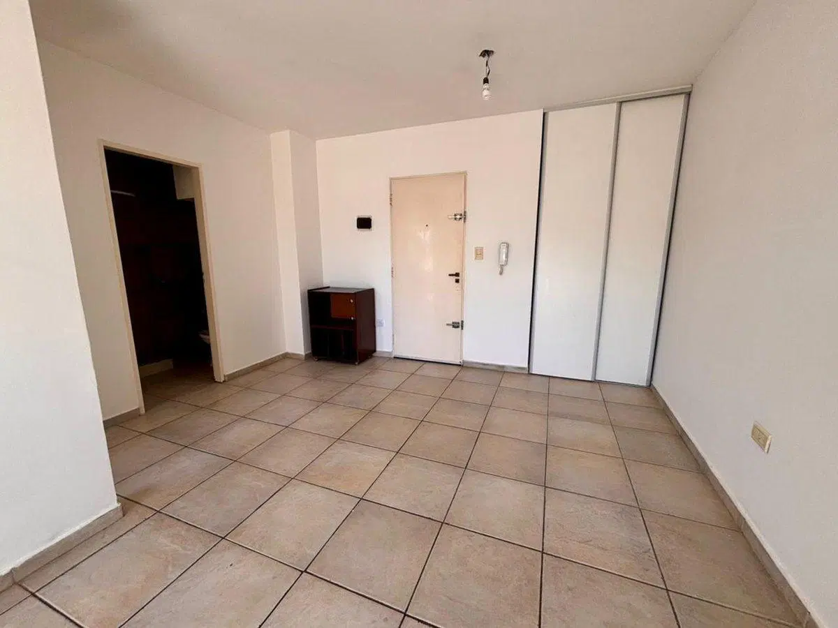 VENTA DE DEPARTAMENTO 2 AMBIENTES-RAMOS MEJIA 3