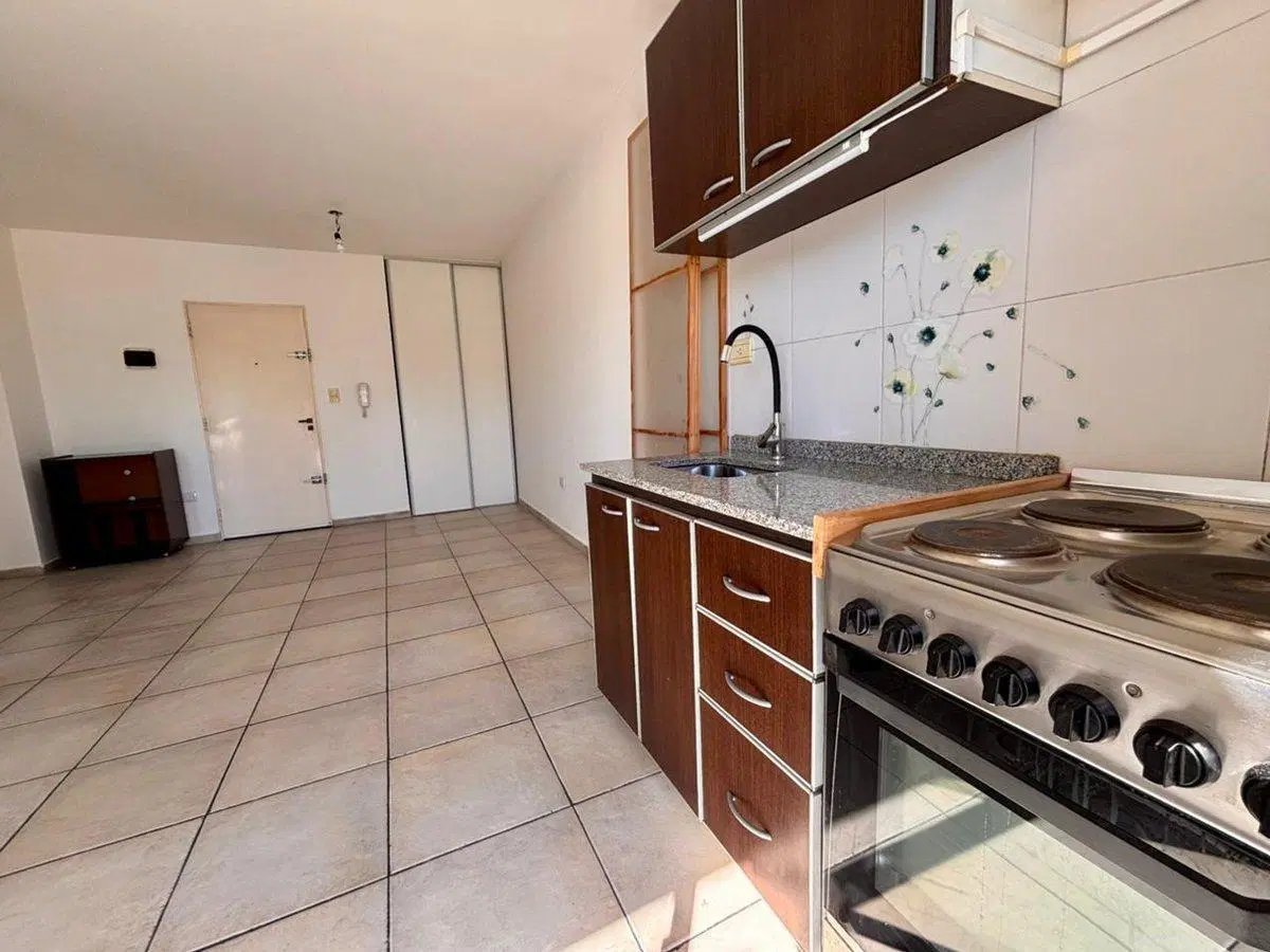VENTA DE DEPARTAMENTO 2 AMBIENTES-RAMOS MEJIA 5