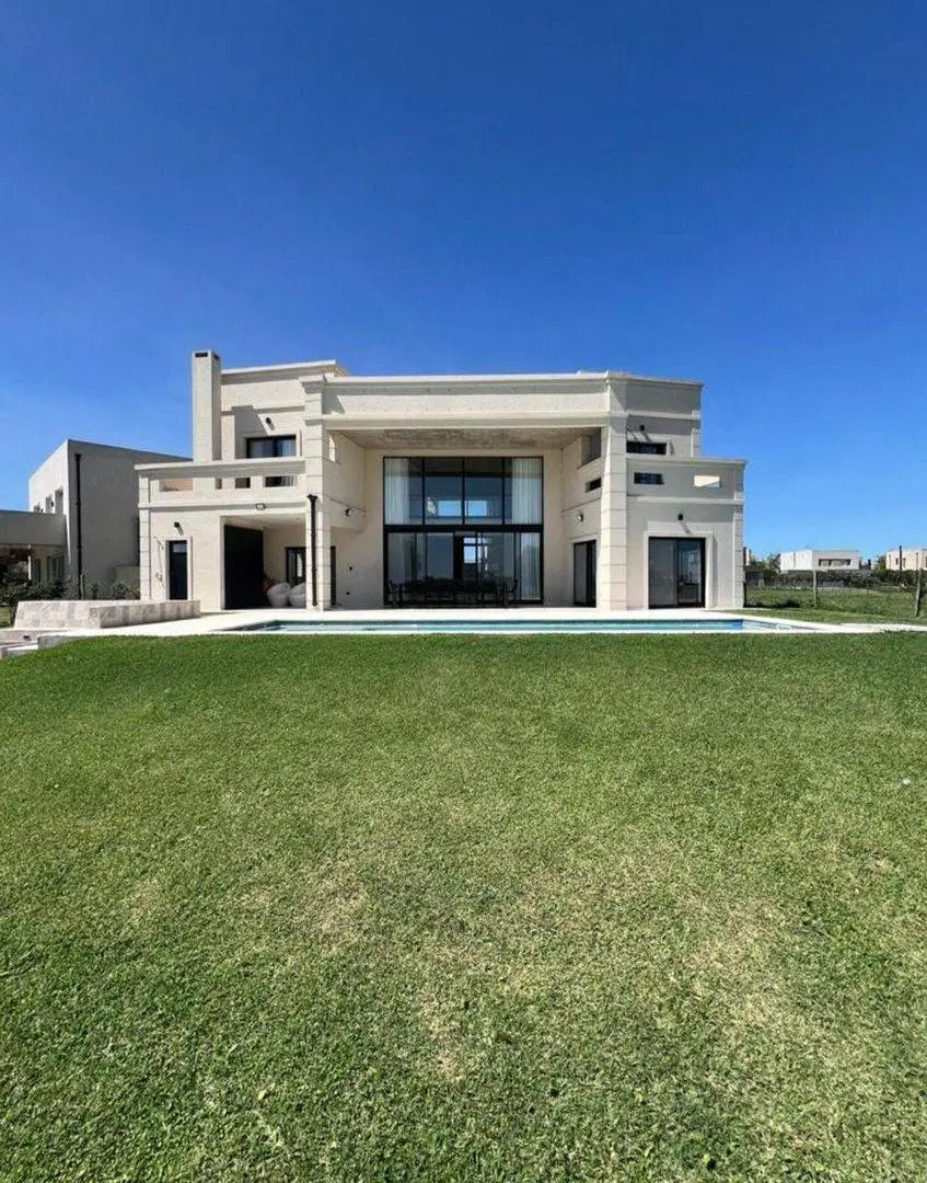 VENTA CASA VISTA LAGUNA GOLF PILETA-EL CANTON 2