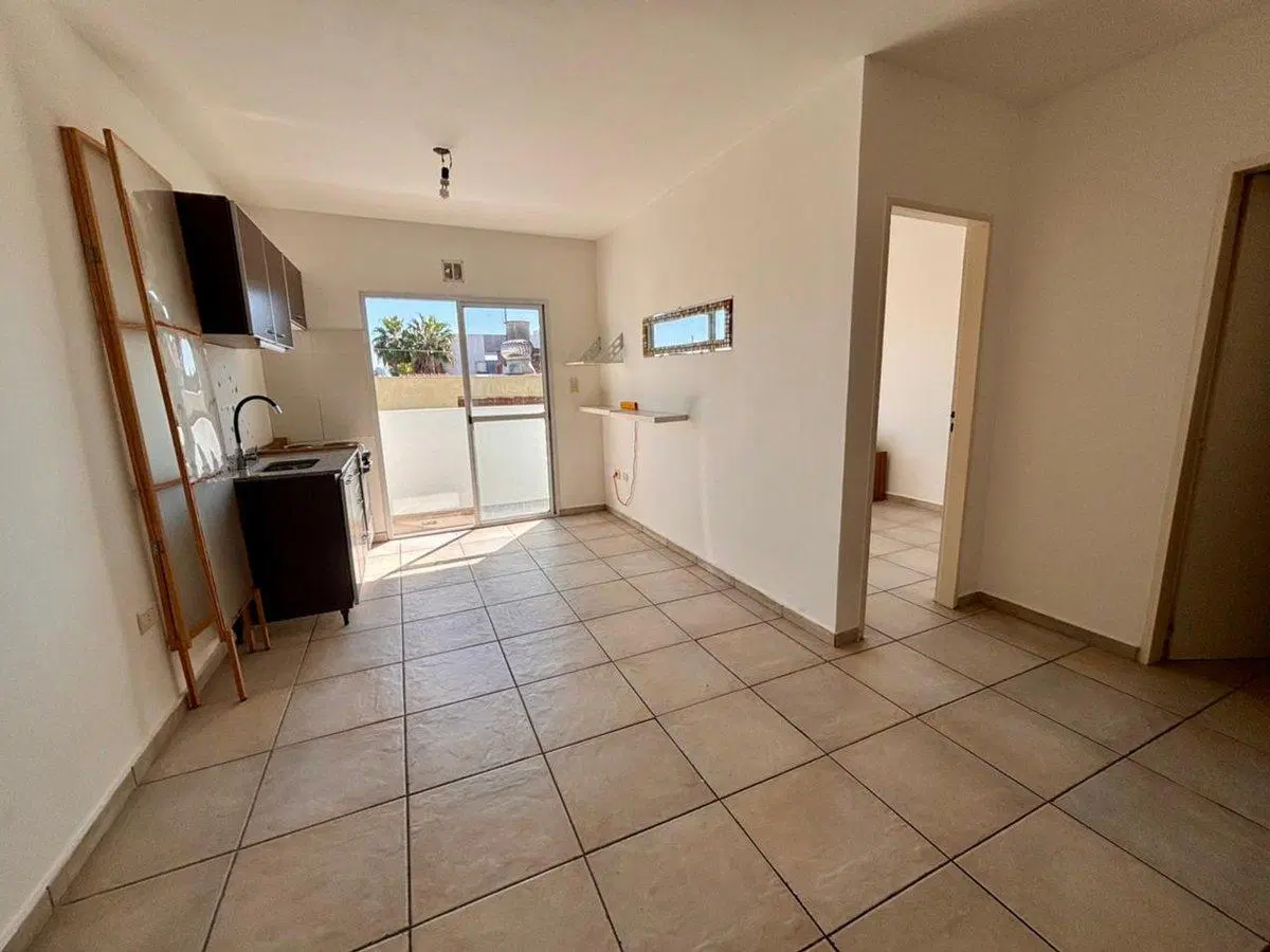 VENTA DE PH DOS AMBIENTES-RAMOS MEJIA PERMUTA 5