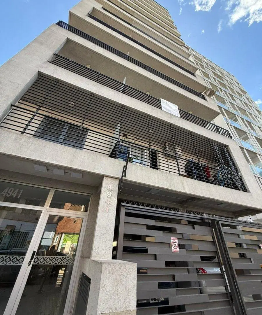 DEPARTAMENTO 3 AMBIENTES CON COCHERA EN CASEROS 2