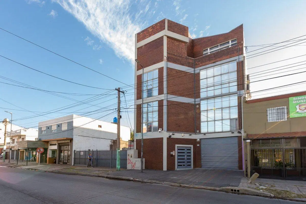 VENTA EDIFICIO EN HURLINGHAM - PERMUTA 4