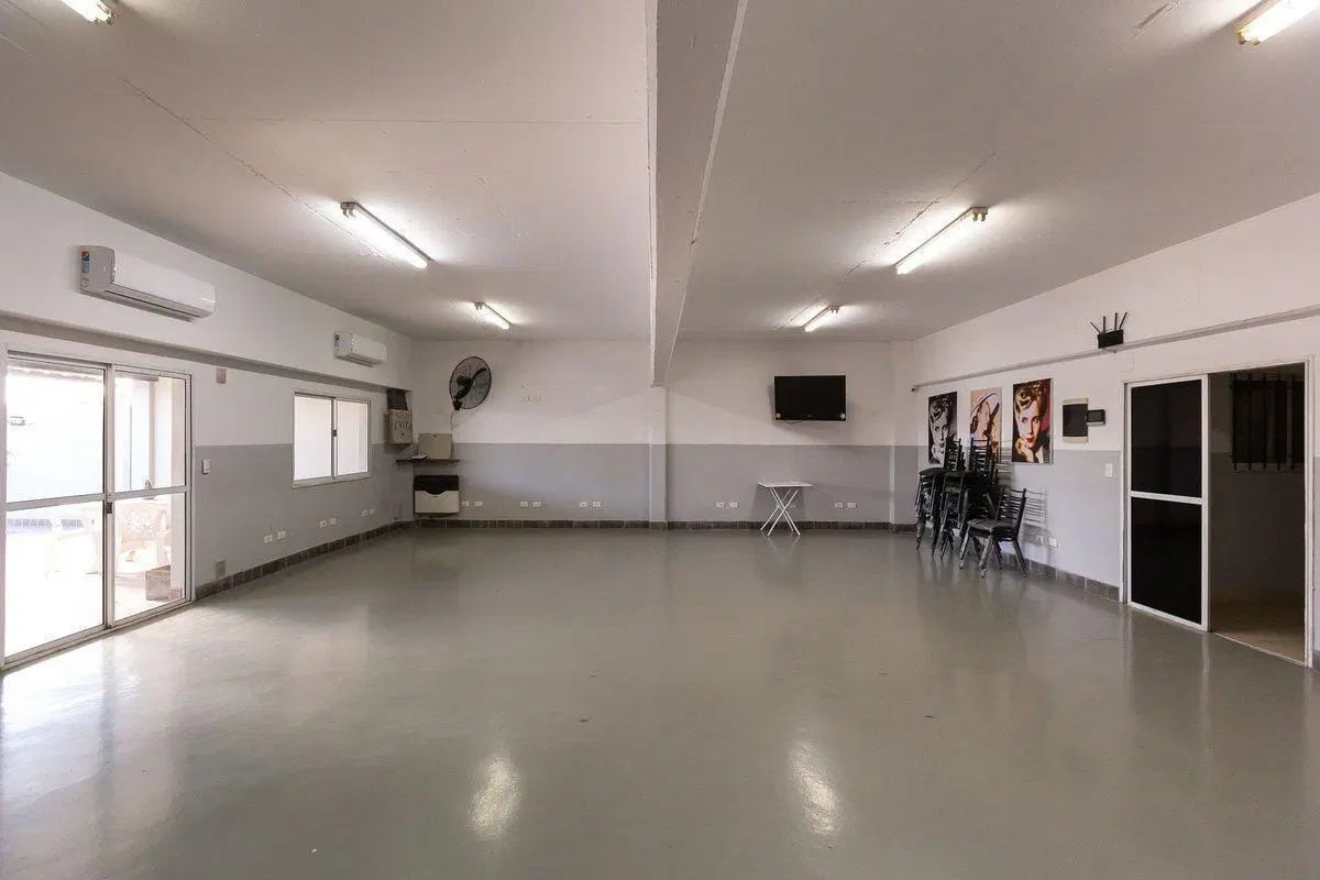 VENTA EDIFICIO EN HURLINGHAM - PERMUTA 3
