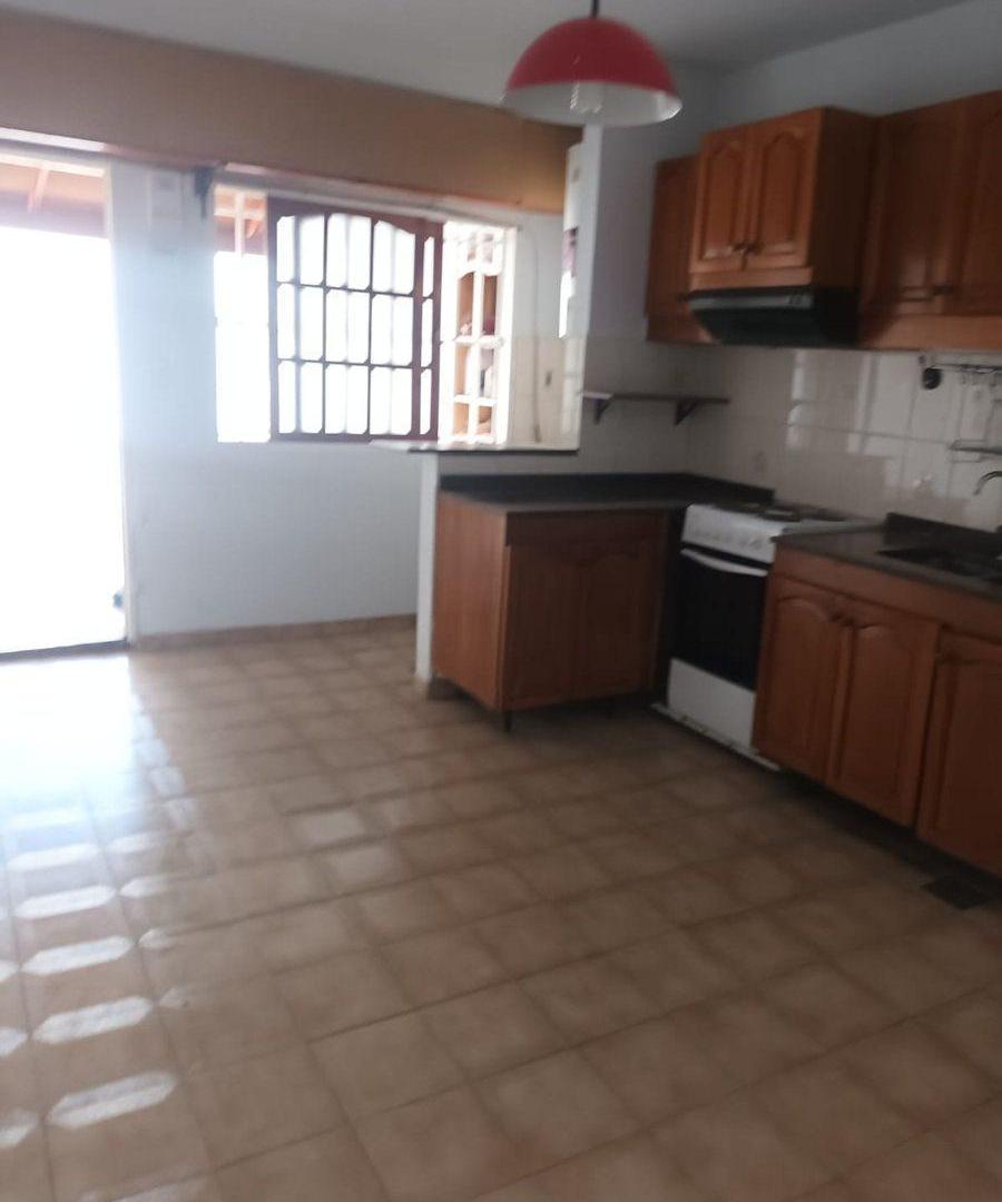 Foto de PH / DUPLEX (AMPLIO) CON PATIO Y COCHERA MORON, imagen 4