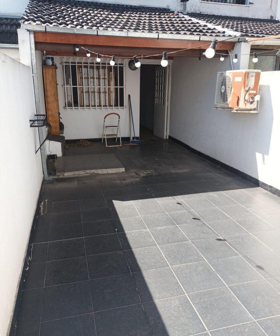Foto de PH / DUPLEX (AMPLIO) CON PATIO Y COCHERA MORON, imagen 2