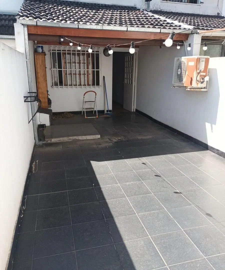 PH / DUPLEX (AMPLIO) CON PATIO Y COCHERA MORON 2