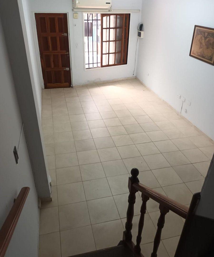 Foto de PH / DUPLEX (AMPLIO) CON PATIO Y COCHERA MORON, imagen 3