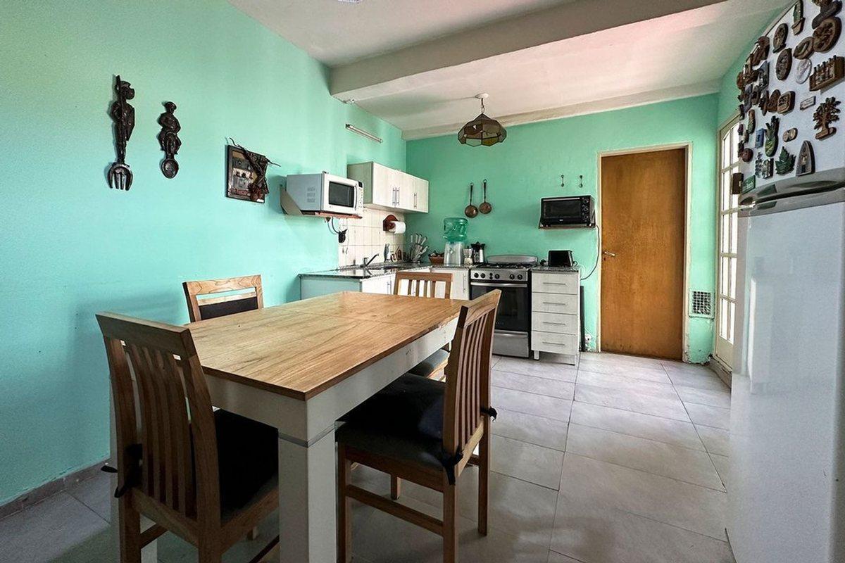 Foto de VENTA CASA 4 AMB CON TERRAZA EN LOMAS DEL MIRADOR, imagen 2