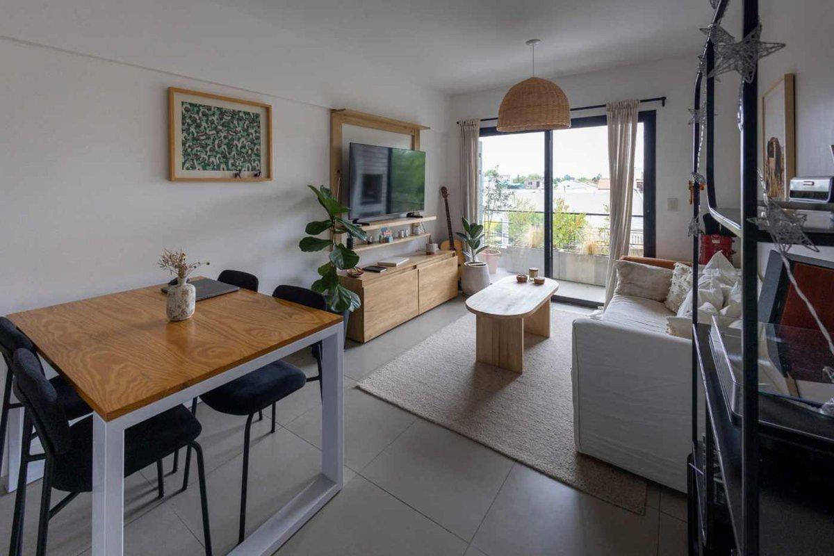 VENTA DE DEPARTAMENTO CON BALCON Y COCHERA