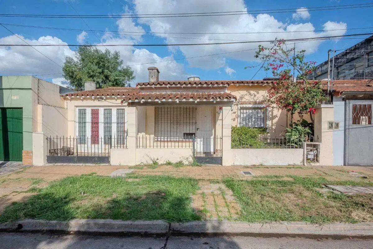 VENTA CASA 3/AMB COCHERA/PATIO+DPTO 1 AMB Z/SUAREZ 2