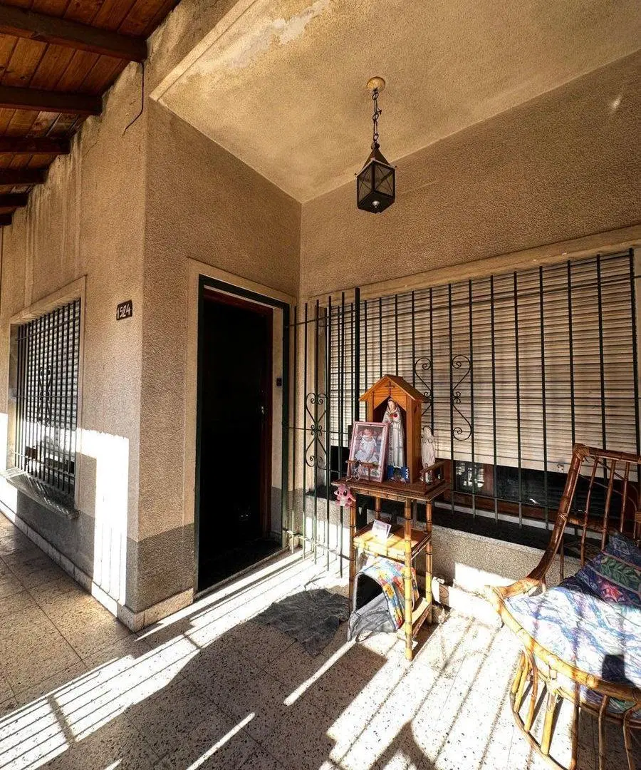 VENTA 2 CASAS 4 AMBIENTES EN LANUS A REFACCIONAR 2