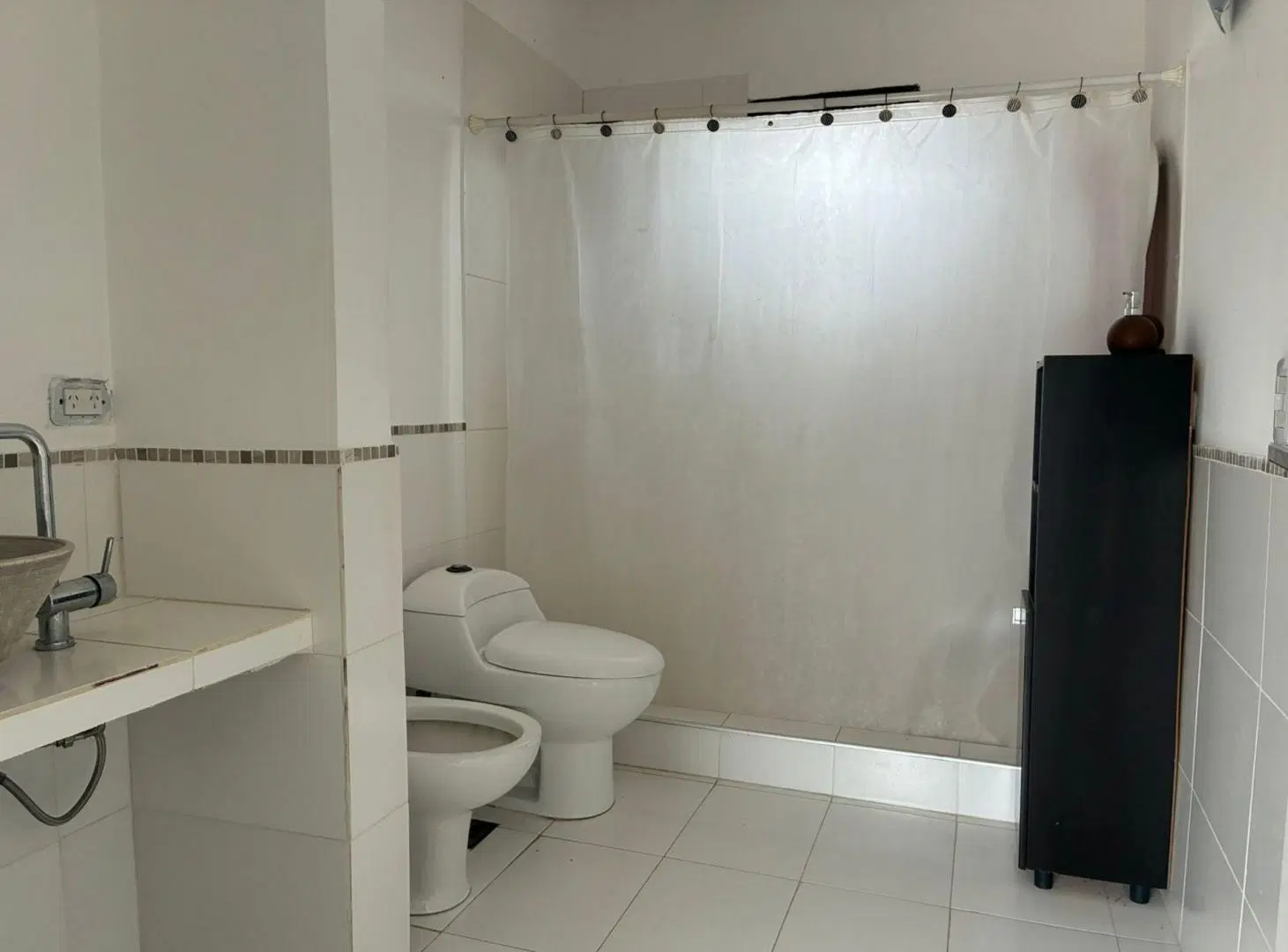 VENTA CASA 4 AMB BARRIO TRES DE ENERO MONTE A.CRED 5