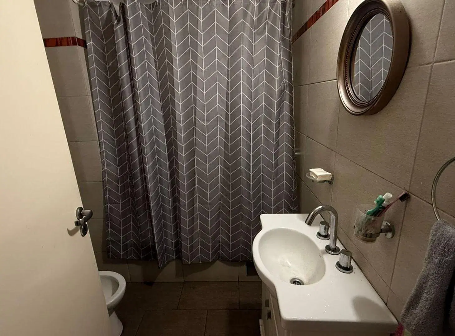 VENTA DEPTO 2 AMB C/COCHERA Y BALCON-CASEROS 3