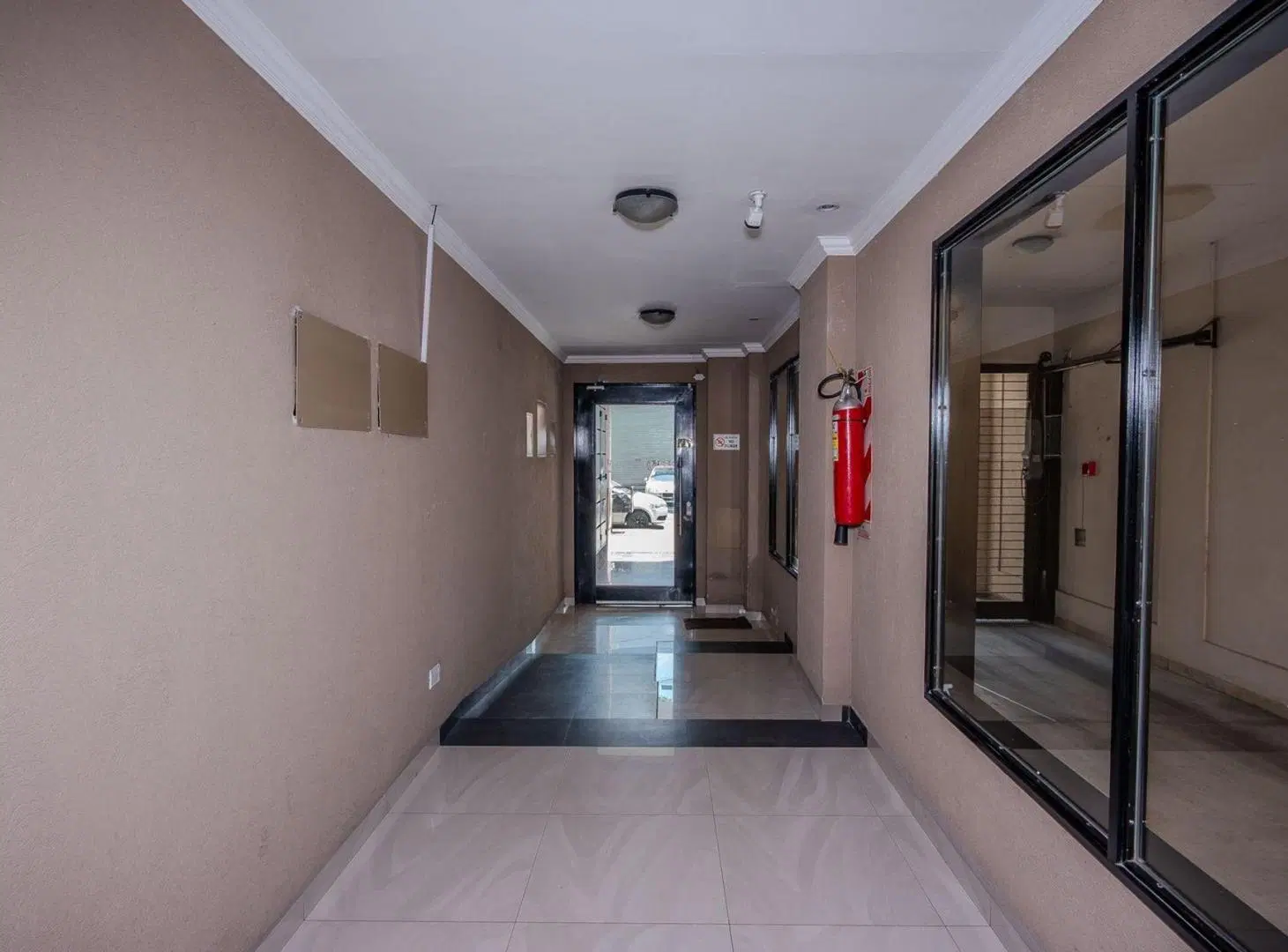 VENTA DEPTO 2 AMB C/COCHERA Y BALCON-CASEROS 8