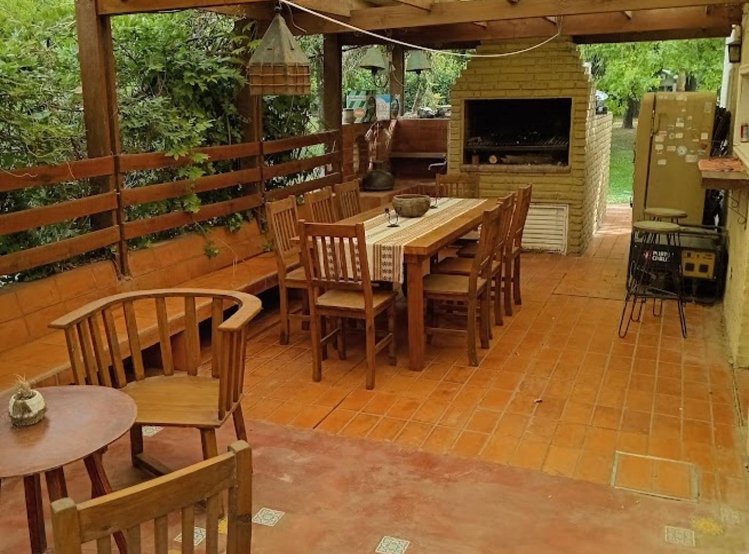 VENTA CASA COUNTRY PERMUTA ESCUCHA OFERTA
