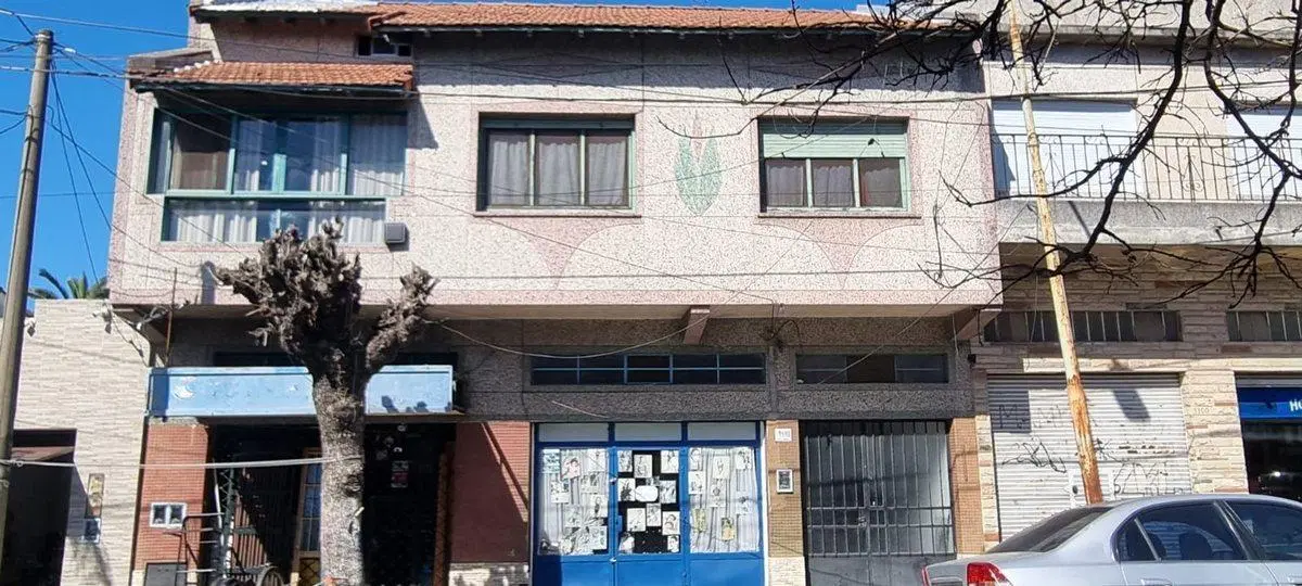 VENTA CASA 4 AMB CON 2 LOCALES PALOMAR APTO CREDIT 2