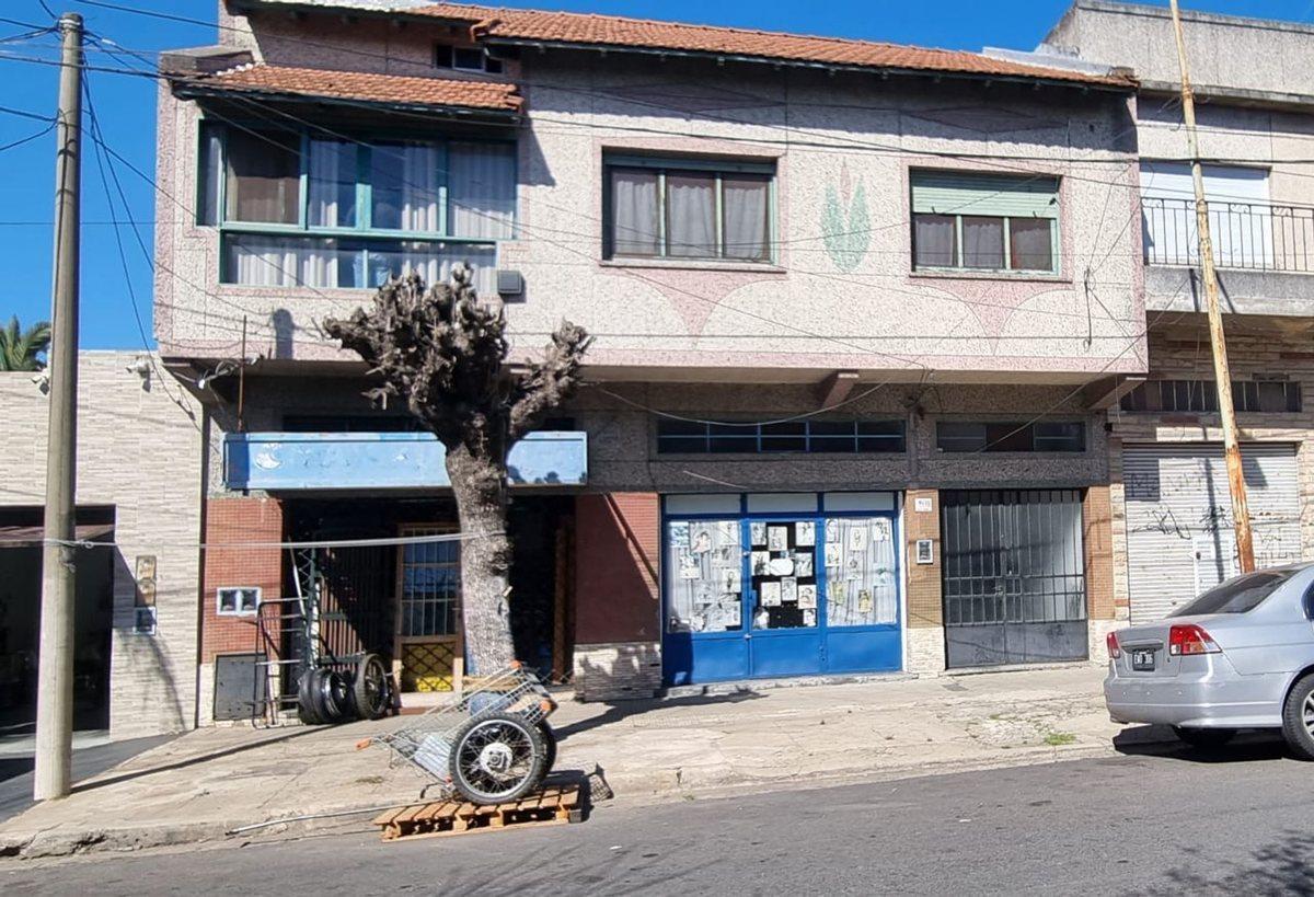 VENTA CASA 4 AMB CON 2 LOCALES PALOMAR APTO CREDIT