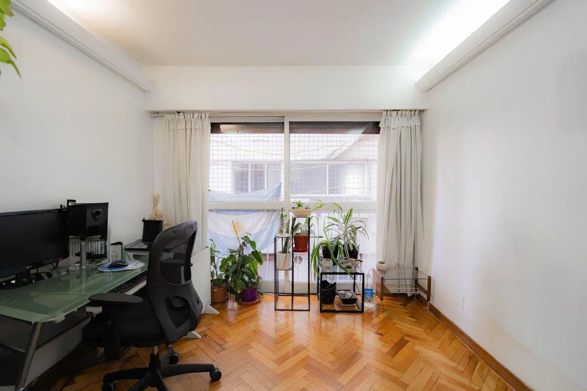 VENTA DEPARTAMENTO 3 AMB+DEP. EN FLORES- PERMUTA 2