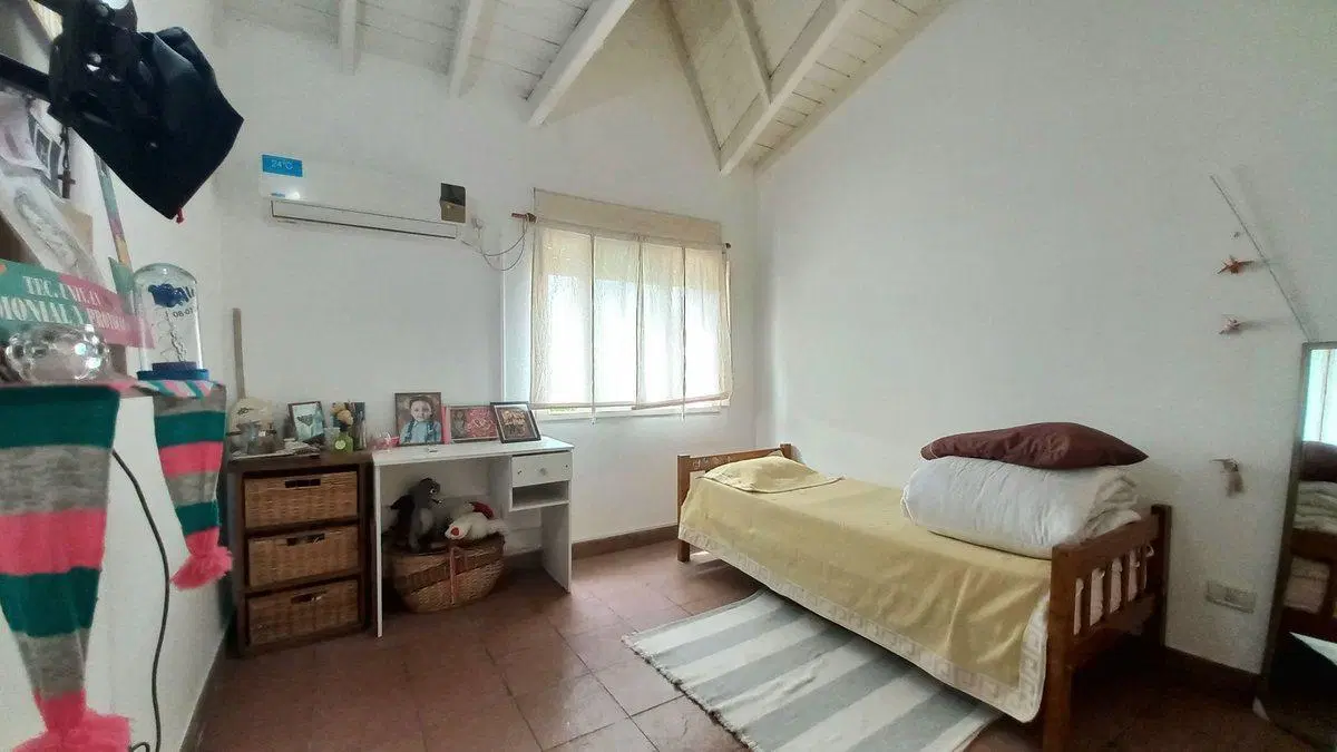 VENTA CASA 4 AMBIENTES JARDIN COCHERA-LAFERRERE 4