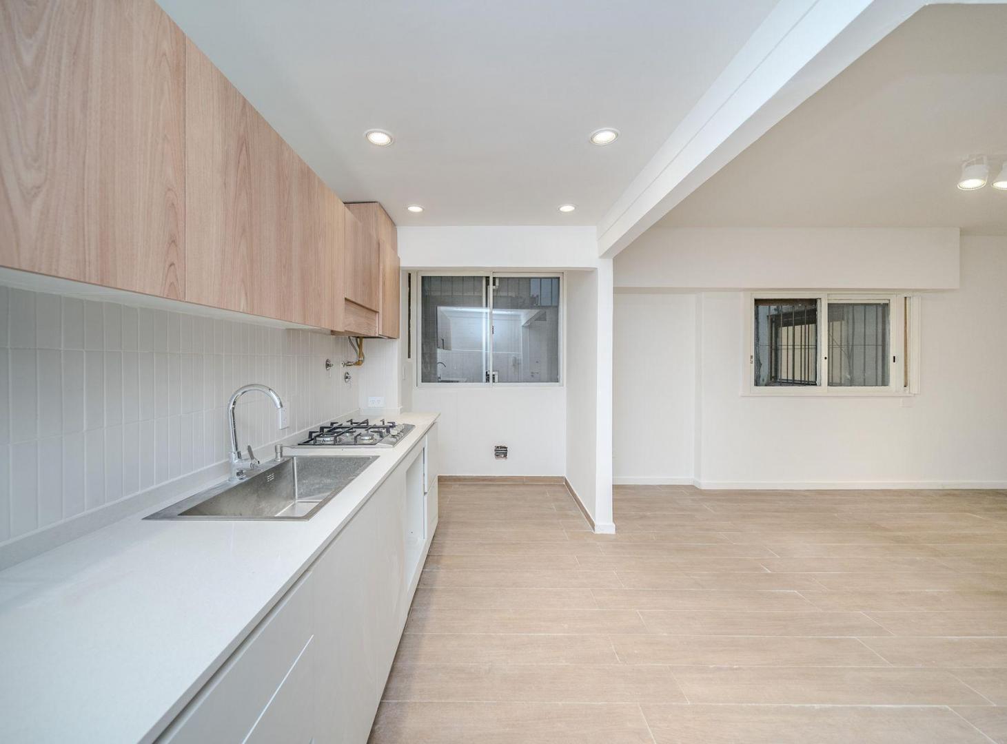 Foto de VENTA DEPTO 2 AMB DEVOTO REFACCIONADO A NUEVO, imagen 1