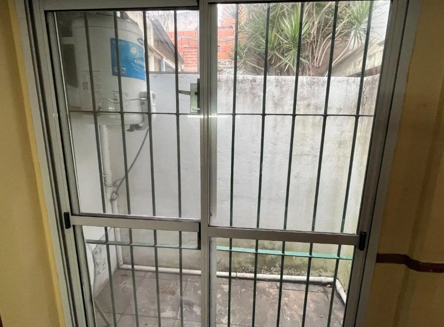 PH 4 AMB CON TALLER MECANICO AL FRENTE EN CASEROS 2