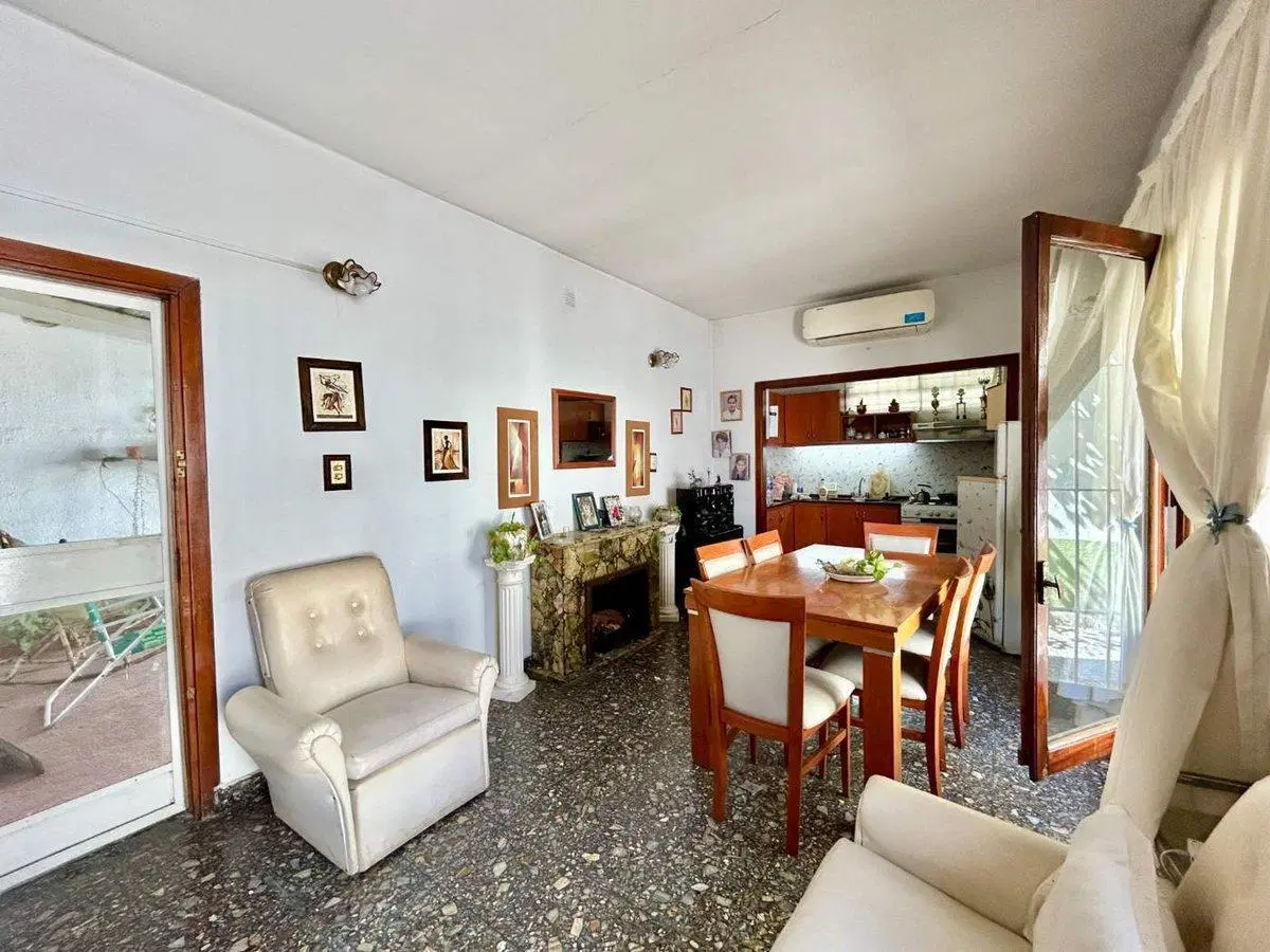 Venta/Permuta casa + galpon 474 m2- L .DEL MIRADOR 5