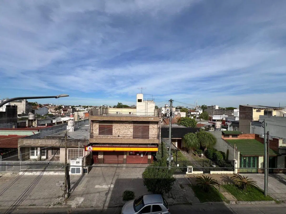 VENTA PH 3 AMB. TERRAZA PROPIA CASEROS APTO CRED. 4