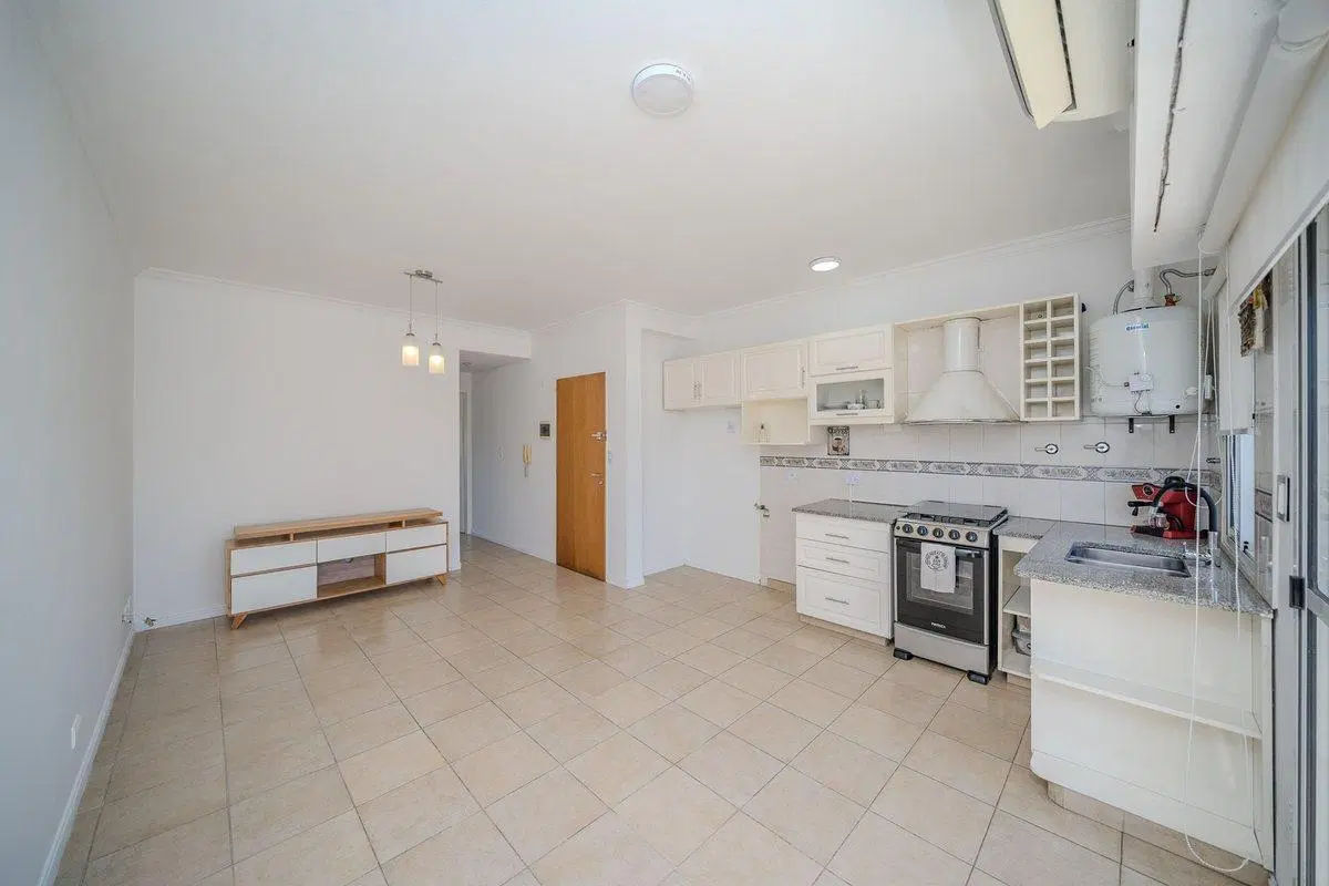 Alquiler  Moderno Semipiso 2 amb c/balcon -Caseros 3