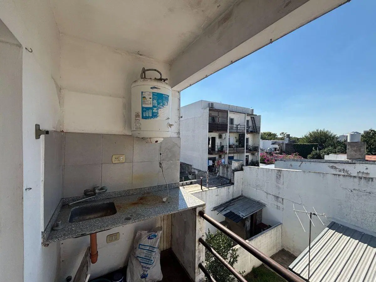 VENTA DEPTO 3 AMBIENTES CON TERRAZA MORON 4