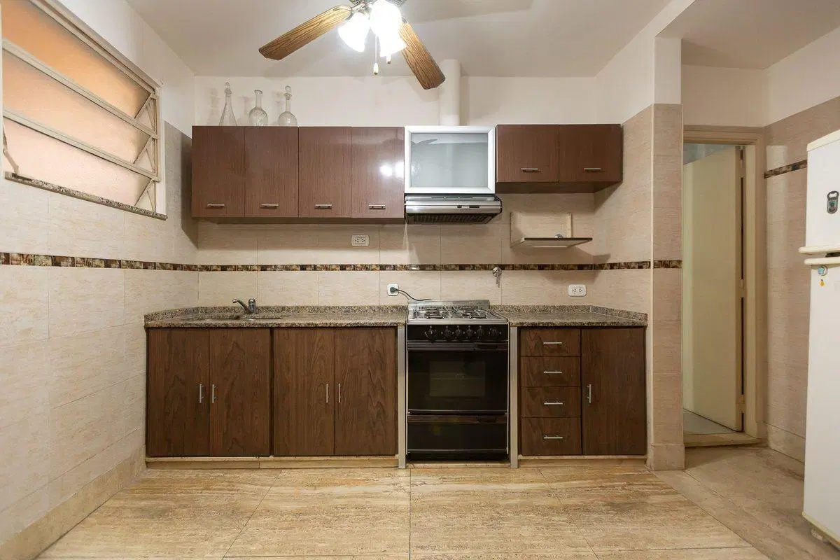 Venta Casa lote propio multifamiliar Pompeya 8