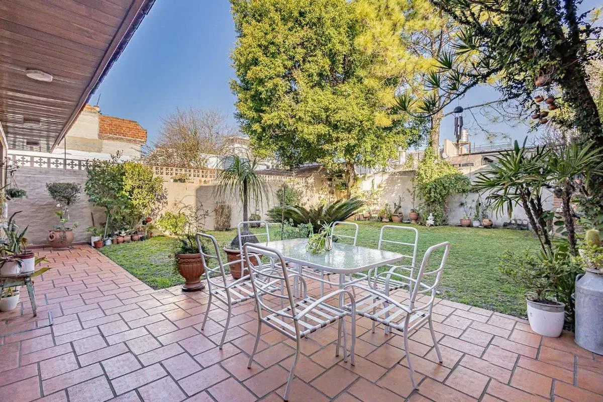 CASA LOTE PROPIO 5 AMBIENTES - JARDIN Y COCHERA 3