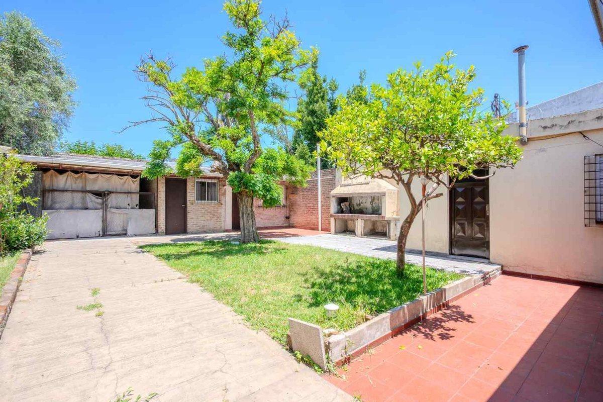 VENTA CASA 3 AMB. COCHERA QUINCHO JOSE LEON SUAREZ