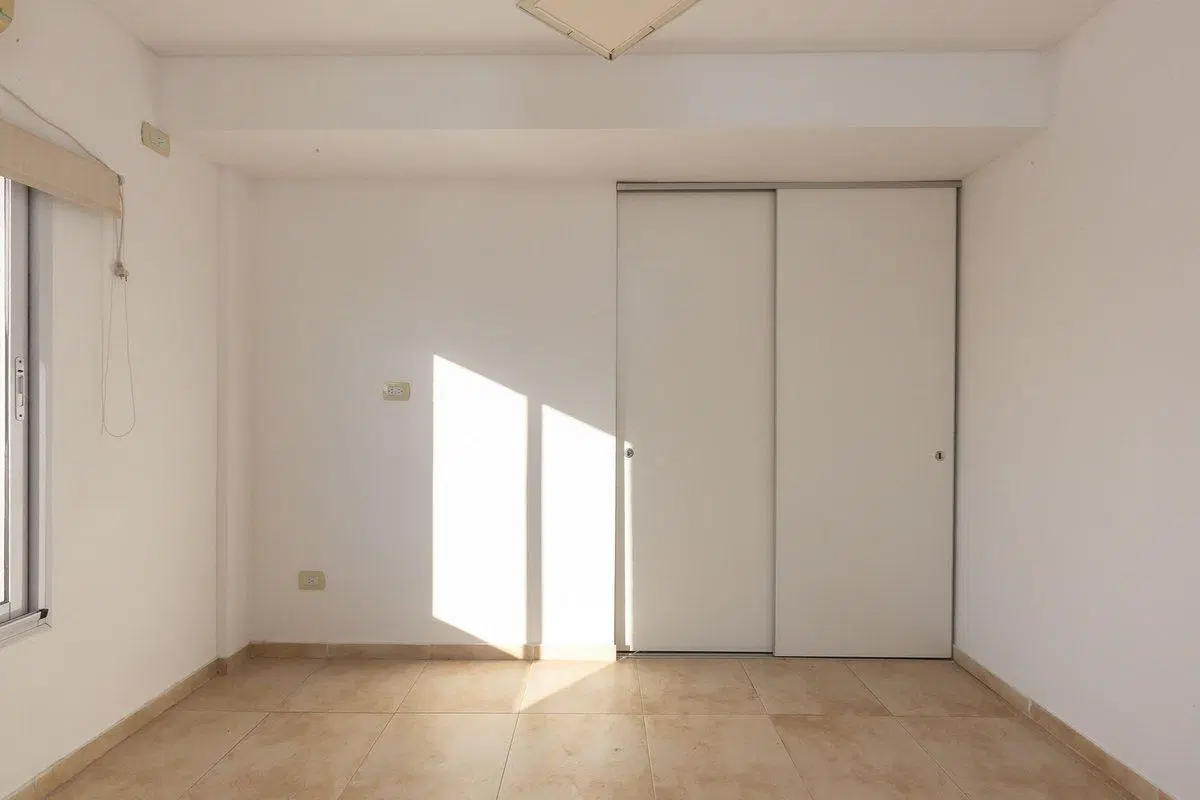 VENTA DPTO 3 AMB EN CASTELAR C/COCHERA 4