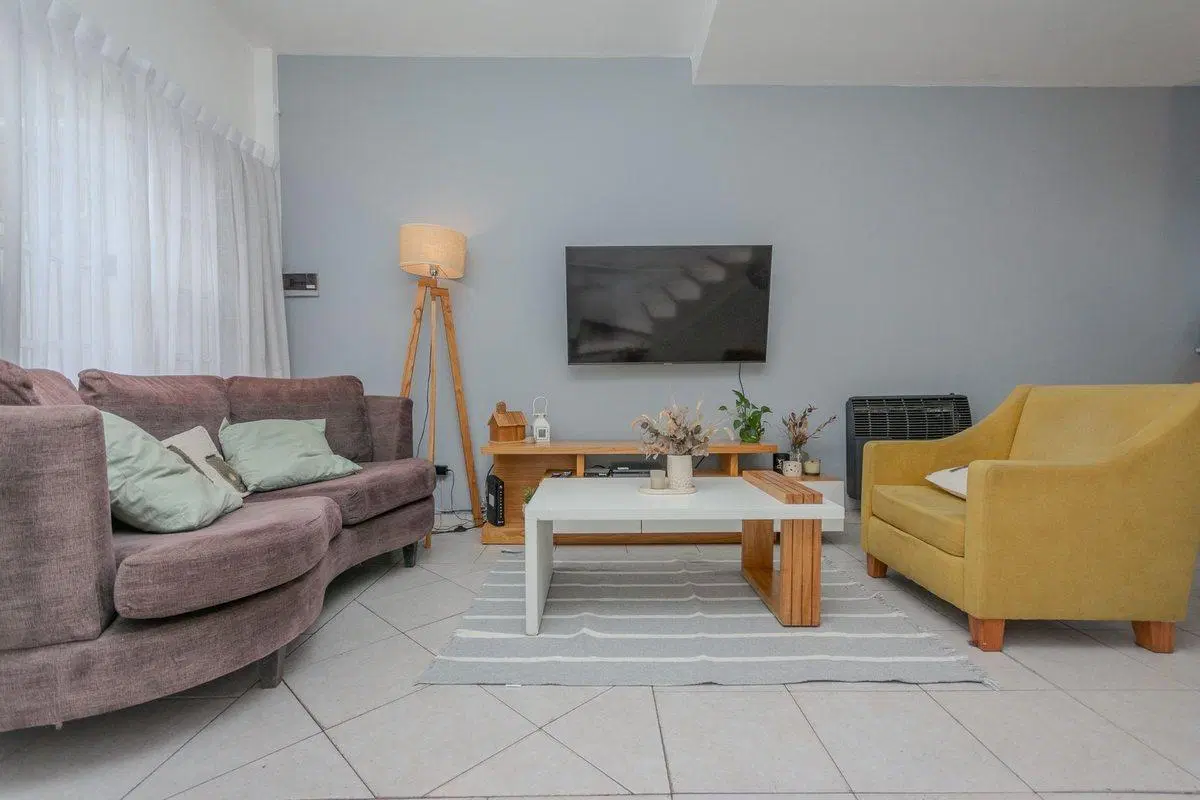 DUPLEX 3 AMBIENTES CON COCHERA Y PATIO - CASEROS 2