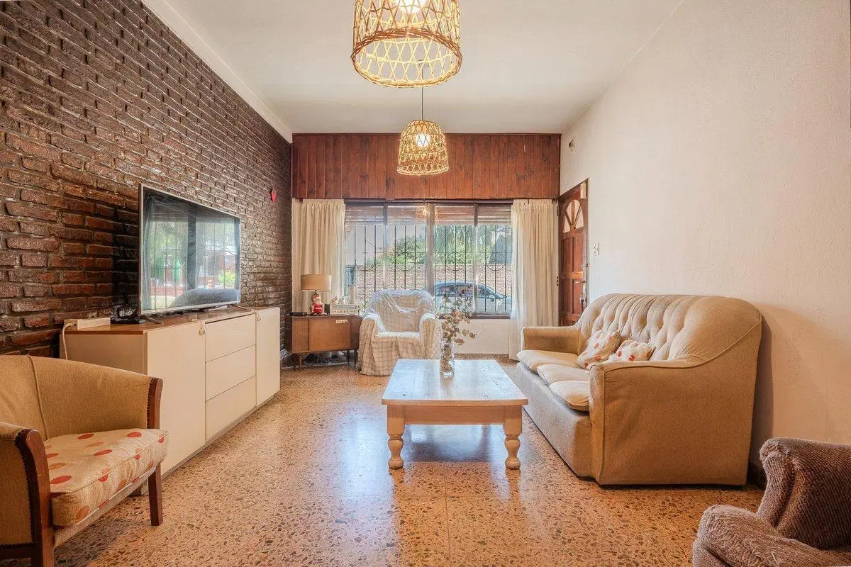 CHALET 6 AMB PARQUE PILETA QUINCHO HURLINGHAM 3