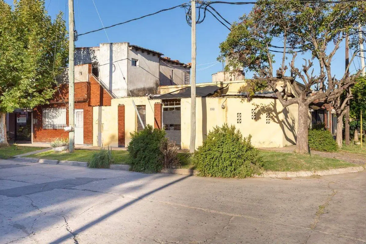 Casa Moron 5 Ambientes(1er piso a terminar 2 amb) 3