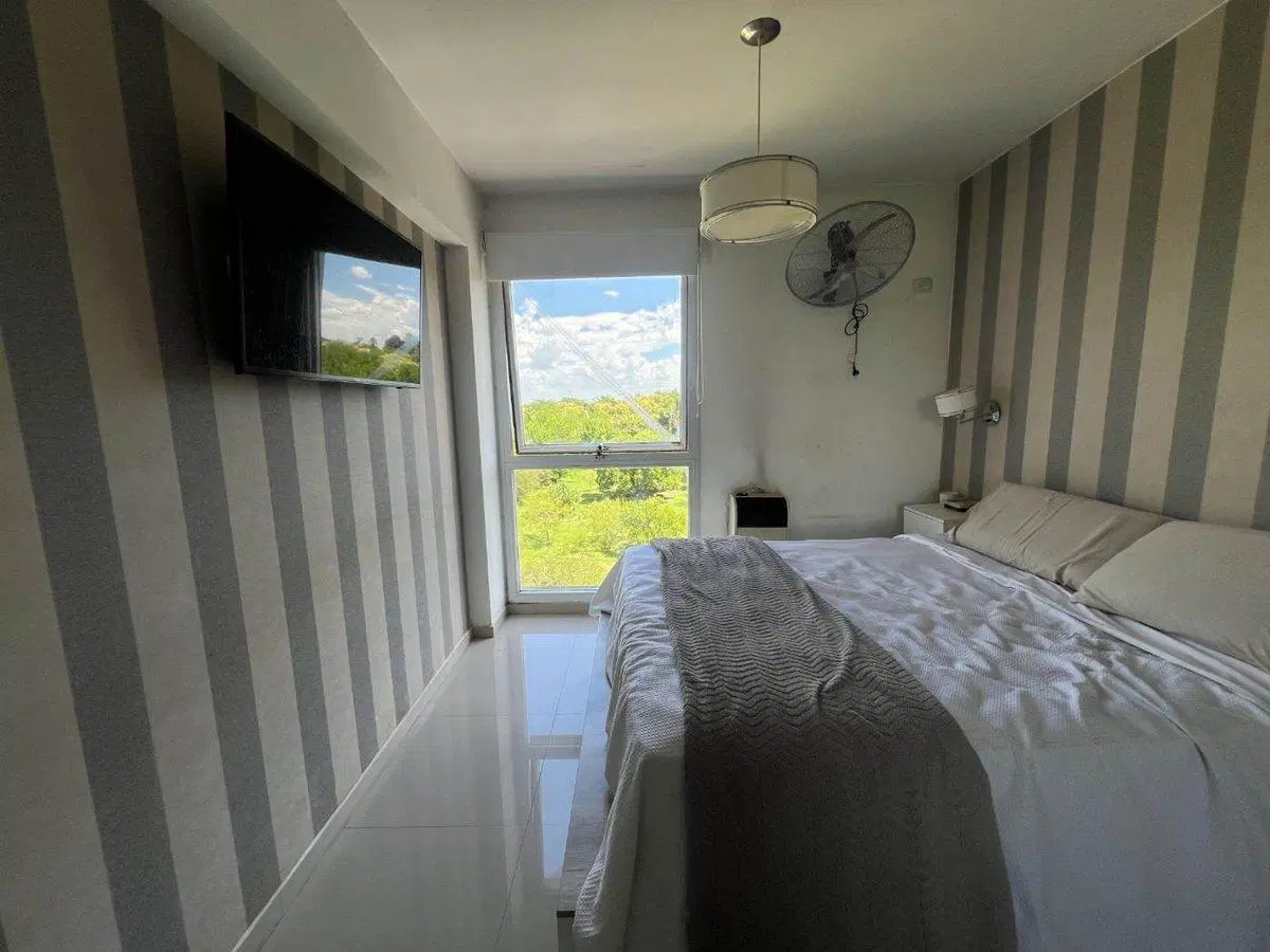VENTA DEPTO 4 AMB CASTELAR VISTA ABIERTA -PERMUTA- 4