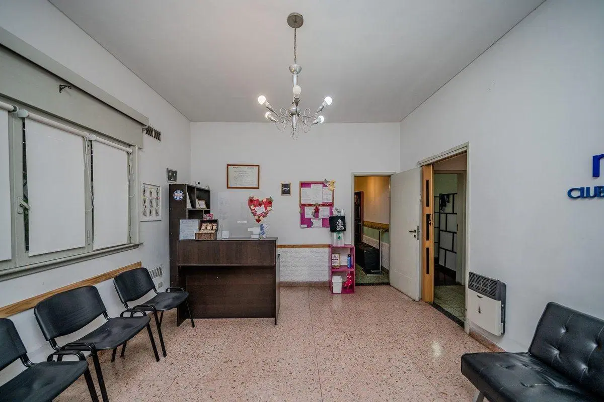 CASA 5 AMBIENTES MULTIFAMILIAR - CASEROS NORTE 2