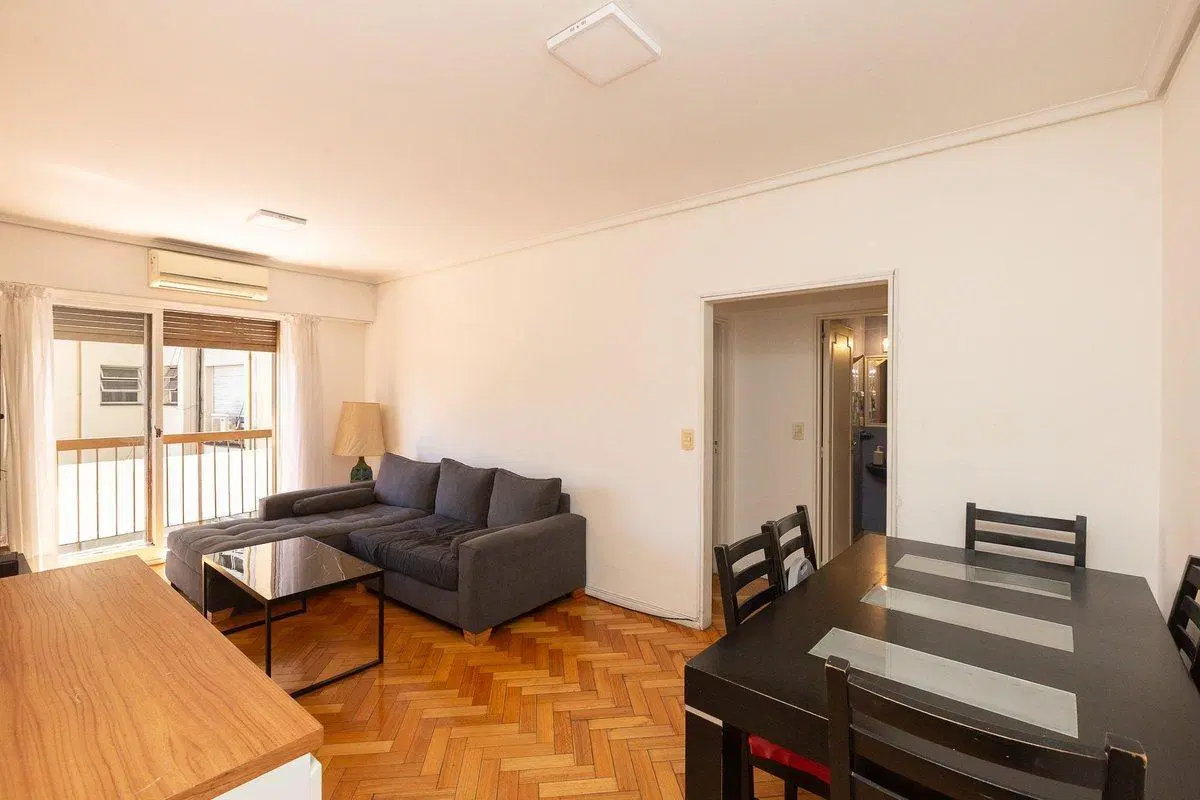 VENTA DEPTO 2 AMB. CON BALCON EN SAN TELMO 2