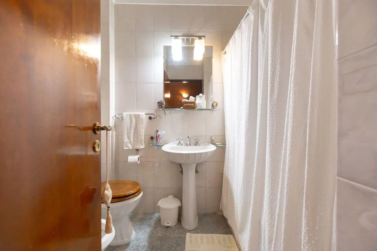 VENTA CASA EN CASEROS 5 AMB - PERMUTA 5