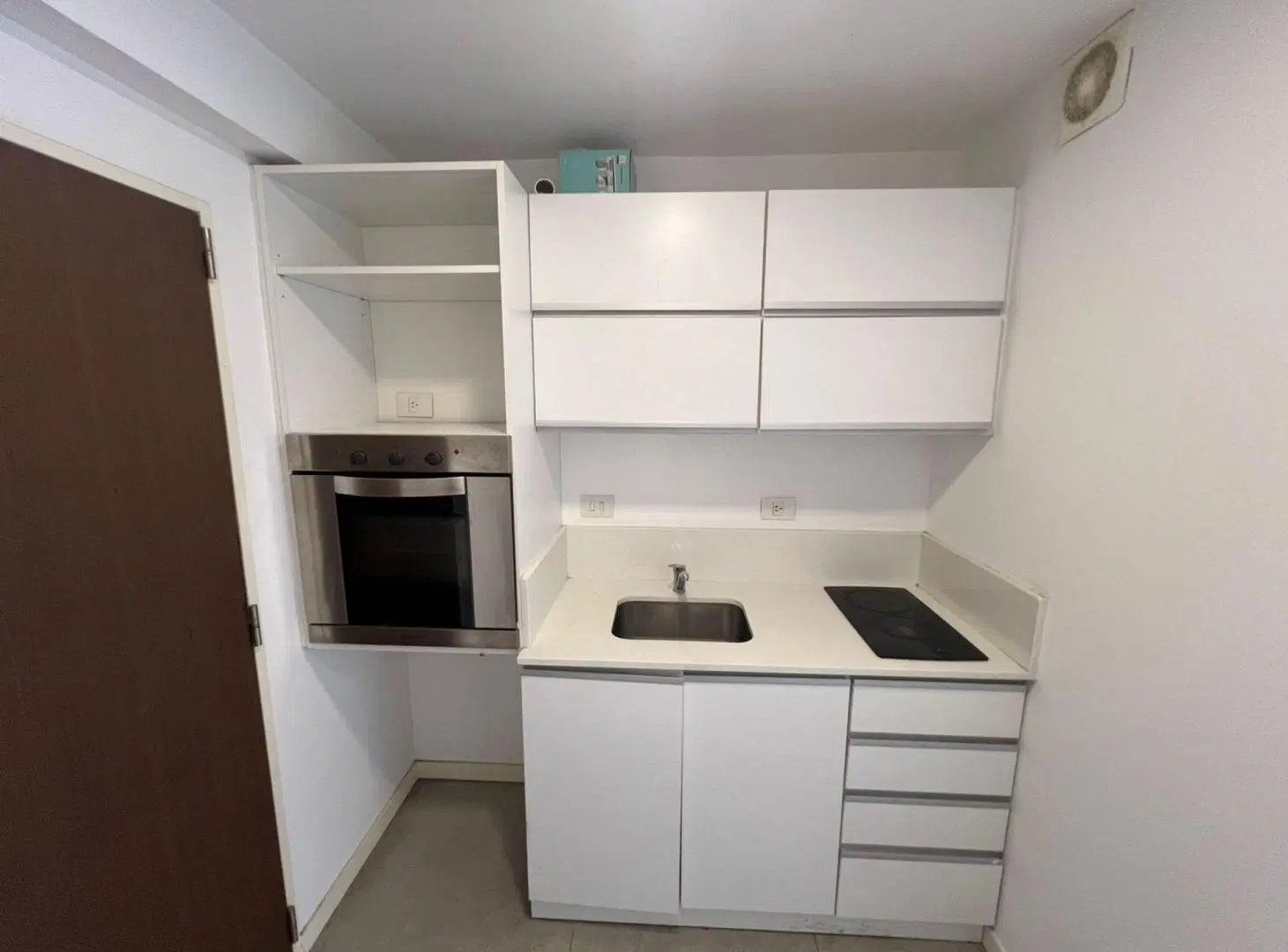 ALQUILER MONOAMBIENTE CON BALCÓN Y COCH BELGRANO C 4