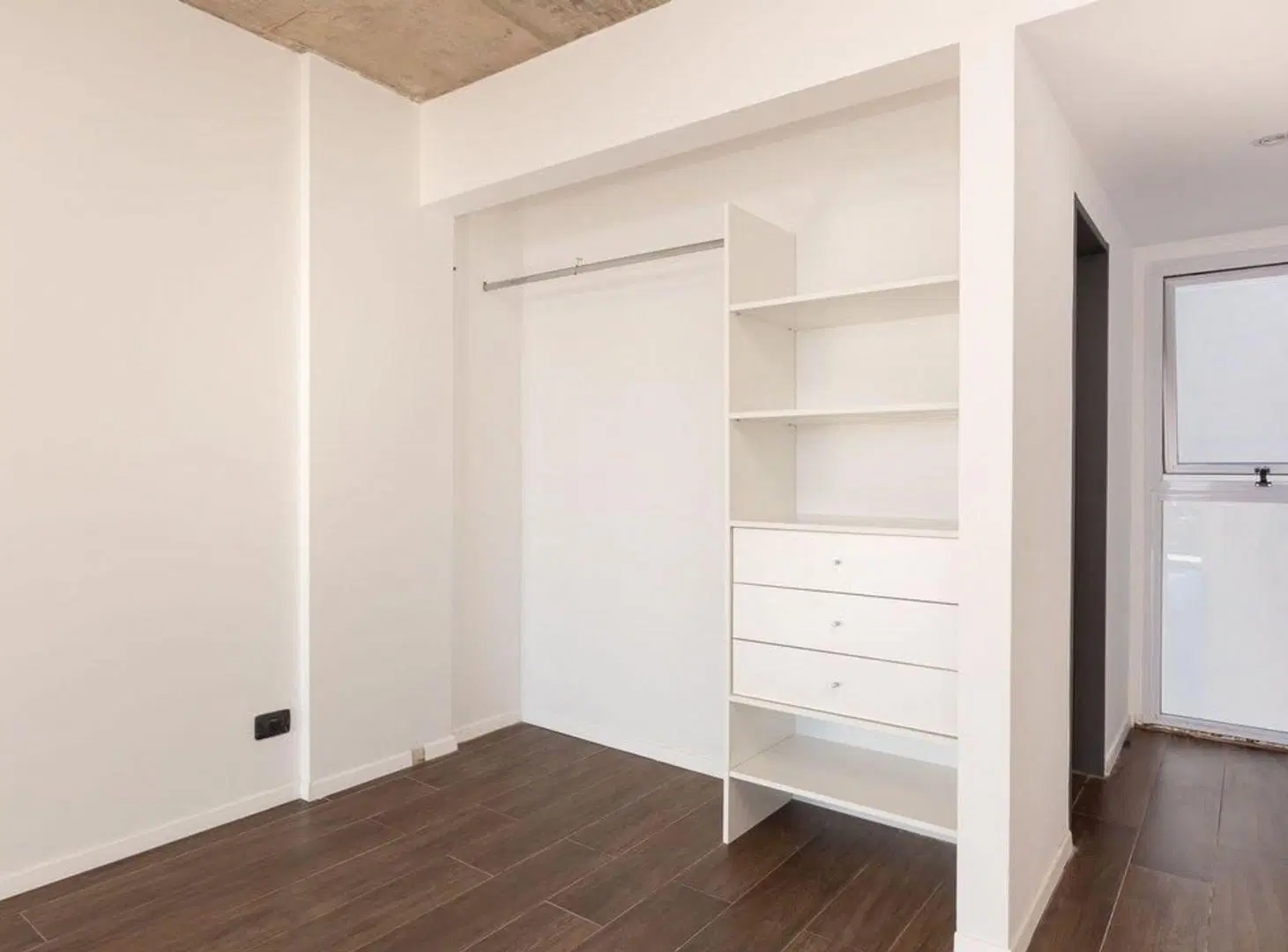 Alquiler monoambiente balcon sum gimnasio caseros 3