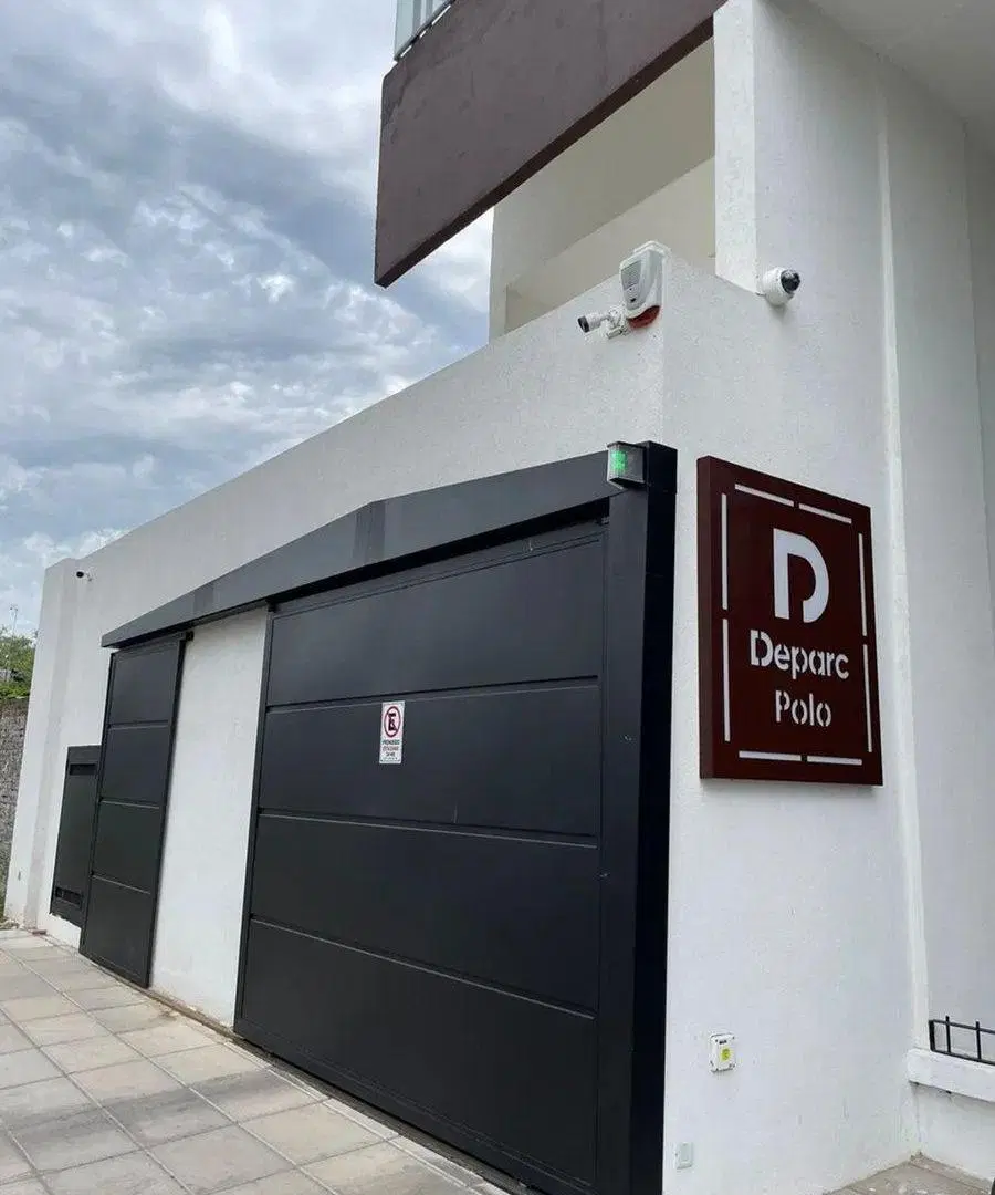 VENTA COCHERA EN HURLINGHAM 4