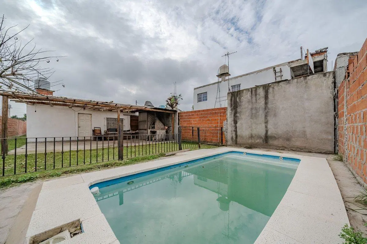 VENTA CASA 4 AMB CON PILETA EN TORTUGUITAS 4