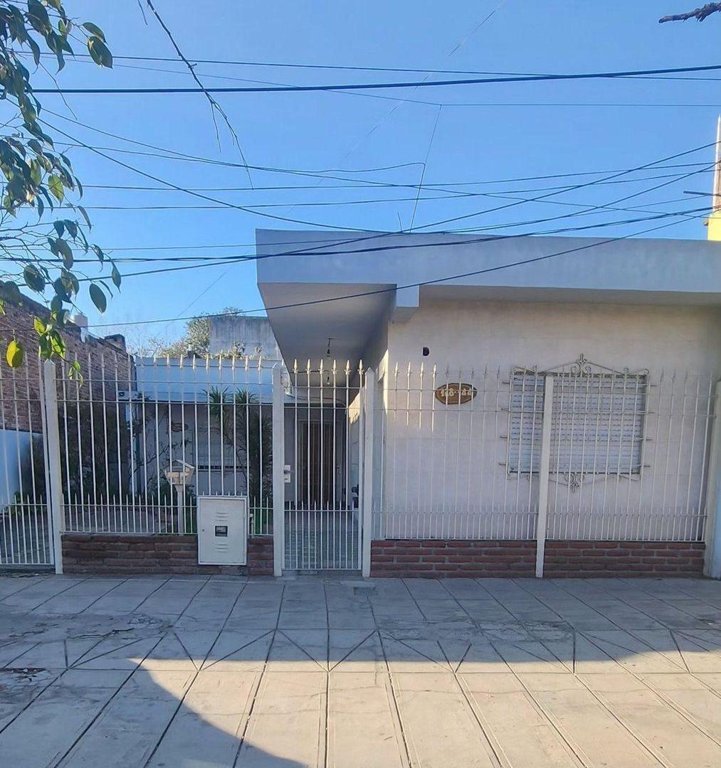 VENTA CASA 5 AMB EN EZEIZA - APTO CREDITO -PERMUTA
