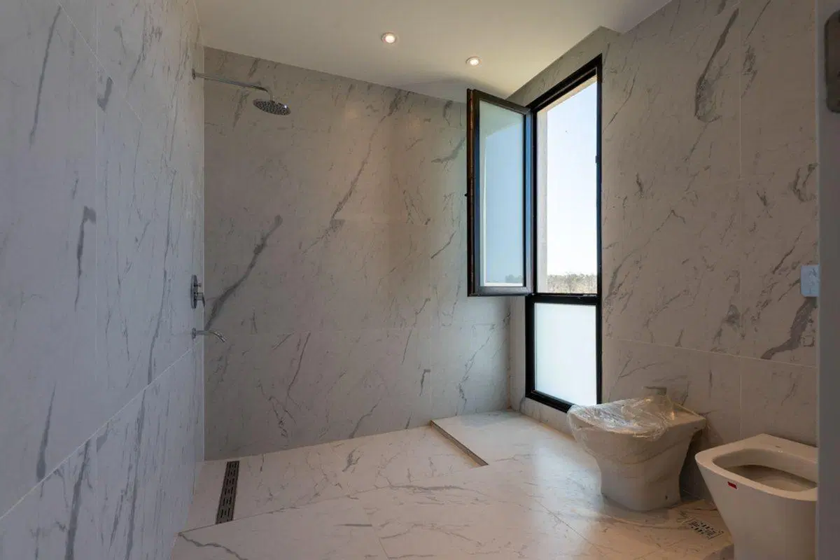 VENTA CASA 5 AMB BARRIO EVERLYNKS LUJAN PERMUTA 4